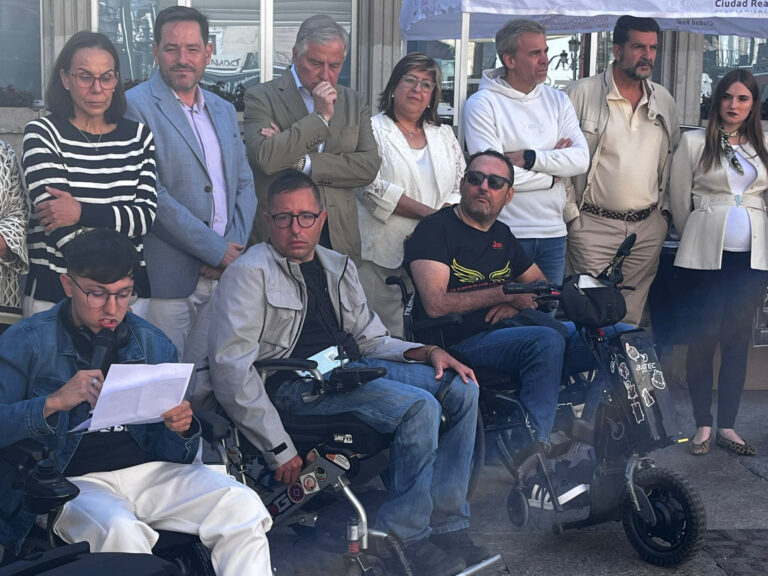 La vicepresidenta sexta resalta el respaldo de la Diputación a las personas que padecen ataxia y a las entidades que trabajan por mejorar su calidad de vida