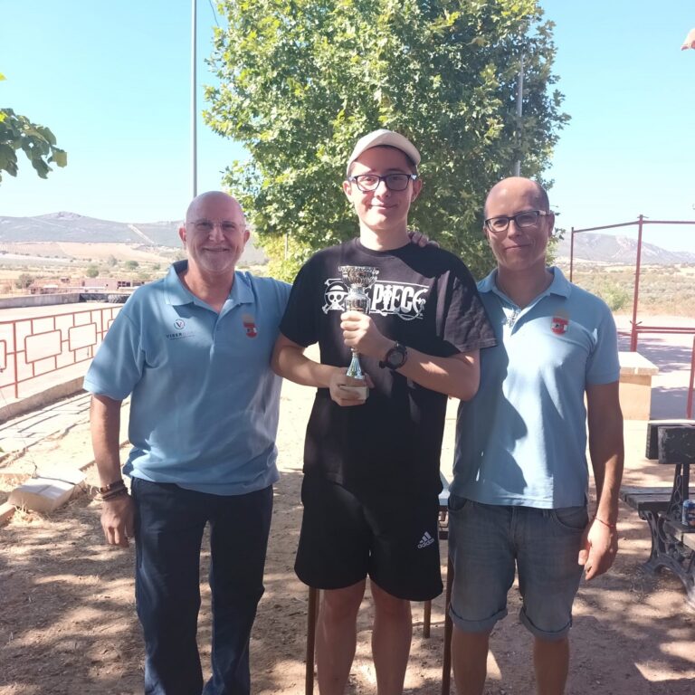 El Villar de Puertollano cierra la programación deportiva de fiestas patronales con un torneo de bolos