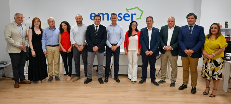 Valverde pone de relieve en la inauguración de la nueva sede de EMASER el compromiso de la Diputación con la gestión del agua