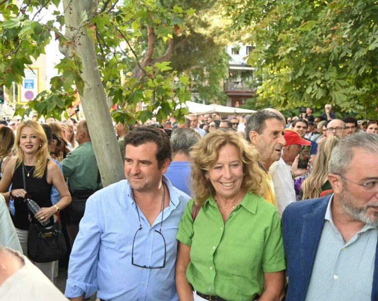 Ricardo Chamorro, diputado nacional de VOX, acude a Hortaleza para solidarizarse con la familia de la niña violada