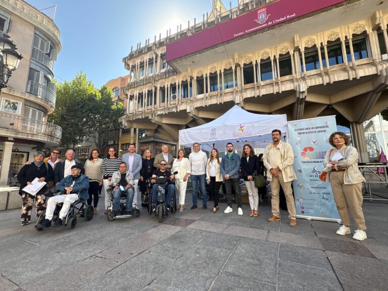 Ciudad Real respalda a FEDAES en el Día Internacional de la Ataxia con el lema “El silencio no es una opción”