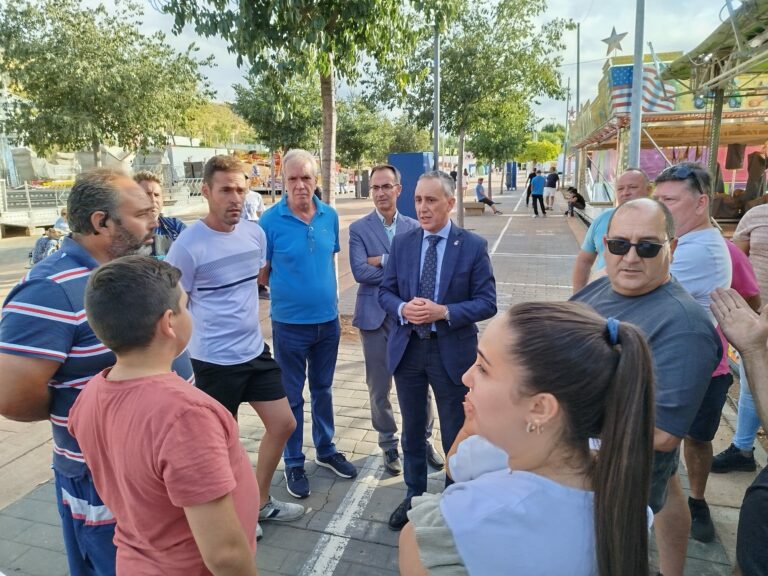 Malestar y tensión entre los feriantes con el alcalde de Puertollano por la gestión del ferial