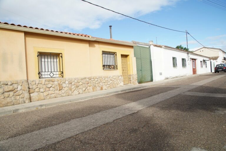 La madre del feto hallado en un congelador en Alberche del Caudillo y su pareja, en prisión por presunto asesinato