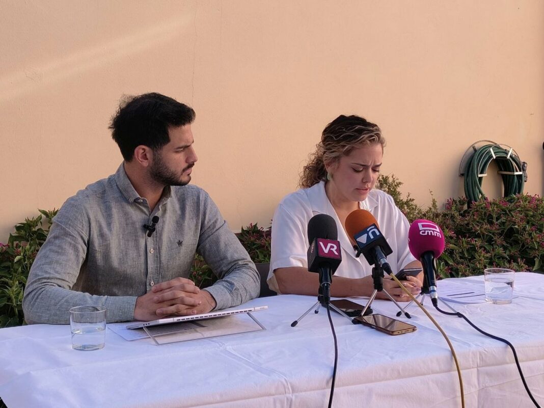 El concejal Alberto Parrilla y su pareja, Loida Donado