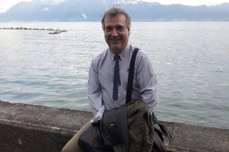 La Facultad de Letras del Campus de Ciudad Real recibe el 2 de octubre al poeta y ensayista Vicente Cervera Salinas