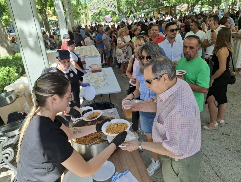 Puertollano: Un millar de raciones de paella y migas se repartirán este fin de semana en el baile del vermú