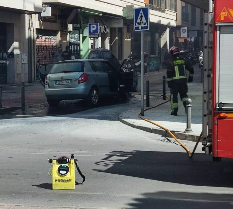 Ciudad Real: Incendio de un vehículo en la calle Libertad