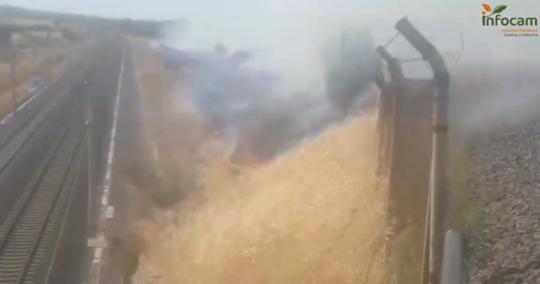 Un tercer incendio en Brazatortas afecta a la circulación ferroviaria entre Madrid y Andalucía