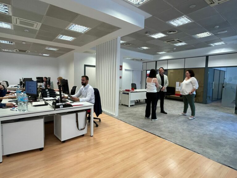 El subdelegado del Gobierno visita las nuevas oficinas de Fundación ONCE en Ciudad Real y destaca su labor en la empleabilidad de las personas con discapacidad