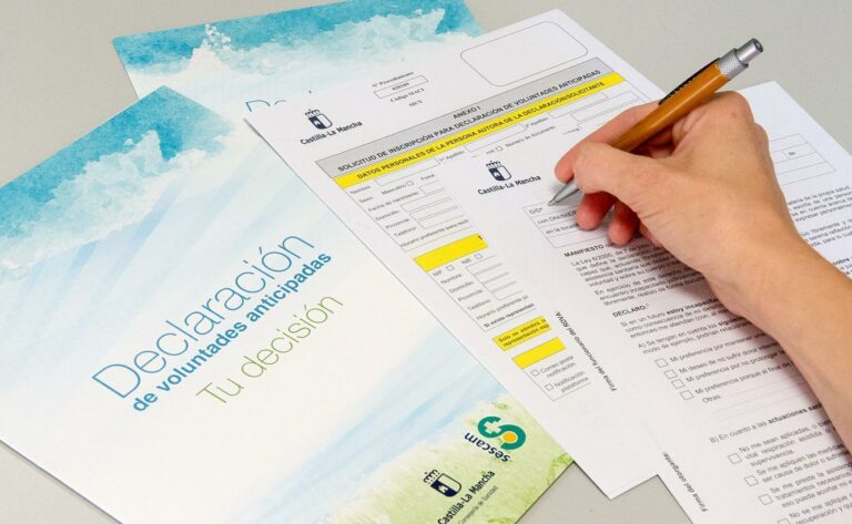 Un total de 1.074 personas han solicitado en los primeros seis meses del año la inscripción en el Registro de Voluntades Anticipadas en Castilla-La Mancha