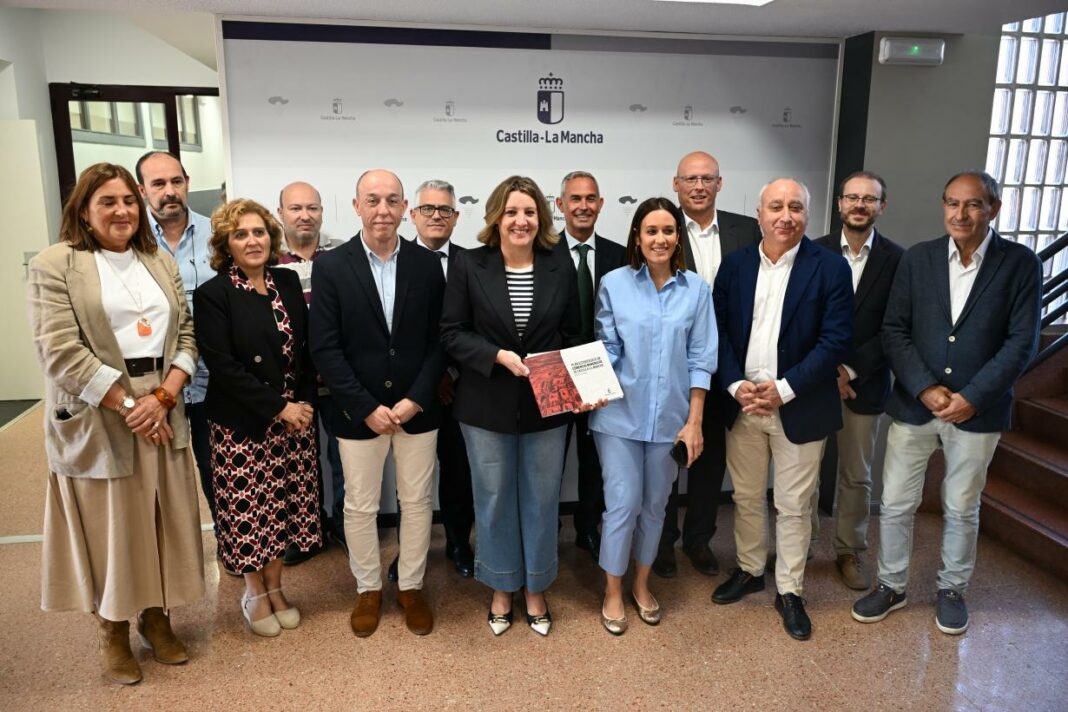 Miembros del Observatorio de Comercio de Castilla-La Mancha