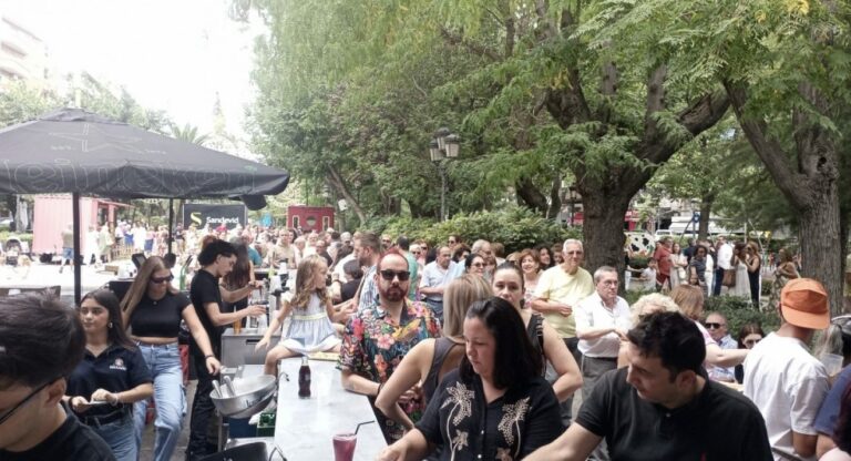 Puertollano: Un baile del vermú con sabor a migas manchegas al «Ritmo Central»