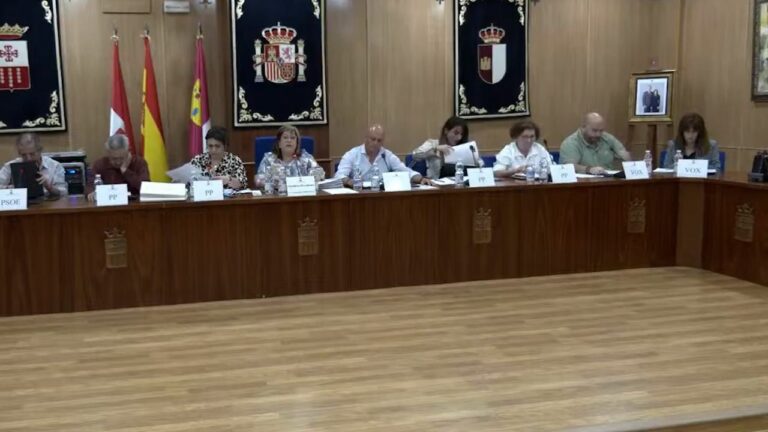El Pleno de Villarrubia de los Ojos acuerda reprobar a la ministra de Igualdad con los votos de PP y VOX y la abstención del PSOE