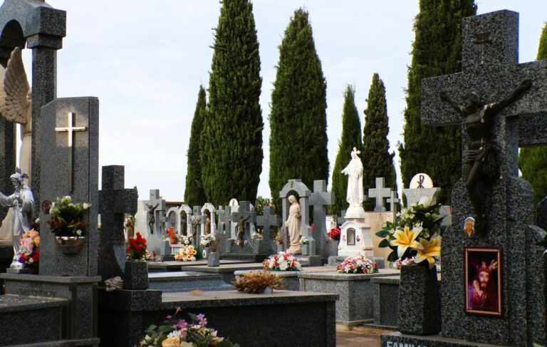 Todo preparado en el Cementerio Municipal de Torralba para la festividad de Todos los Santos