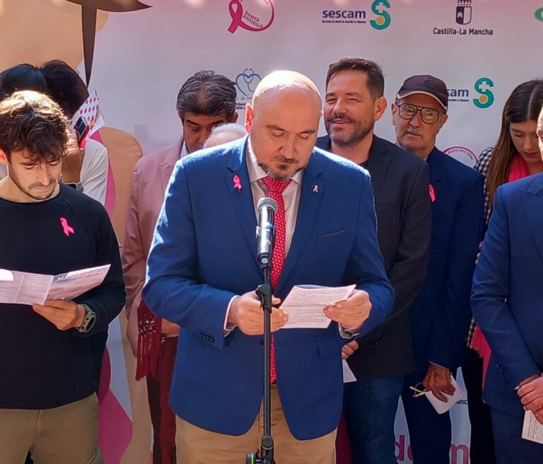 El delegado de Sanidad ensalza la labor de la asociación Santa Águeda en el ámbito asistencial como “motor de cambio y plataforma de apoyo”