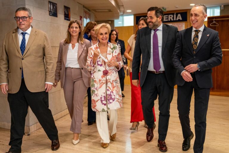 Núñez reivindica las políticas de igualdad real para poner a la mujer rural en el centro de la acción como hace AFAMMER en la región