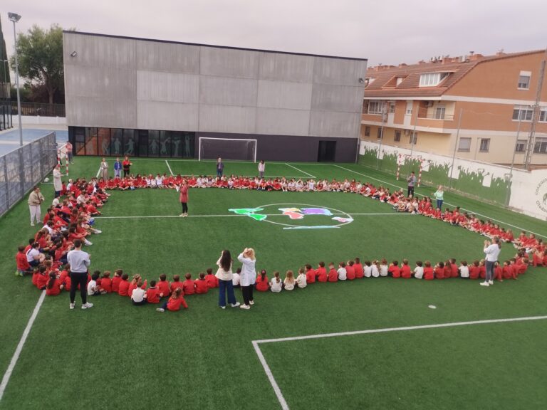El Colegio Santo Tomás inaugura su proyecto educativo “Un viaje por los continentes”