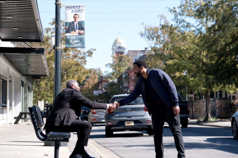 ‘La Vida de Chuck’, producida, escrita y dirigida por Mike Flanagan: Emocionante historia, narrada en orden inverso