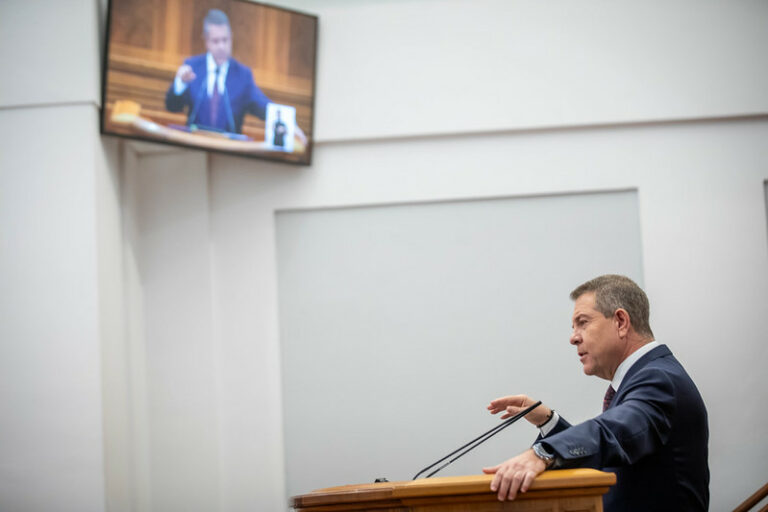 García-Page avanza un Plan de Conciliación para 2026 con ayudas directas vinculadas a las labores de cuidados