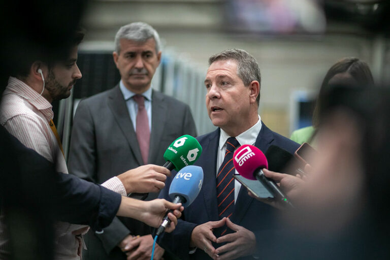 García-Page explica que los 1.500 millones de euros para ayudas empresariales de los diez últimos años han revertido en 3.000 millones de euros para sanidad, educación y prestaciones sociales