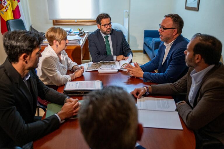 Núñez comparte las necesidades de Tomelloso y Argamasilla de Alba en materia hídrica 