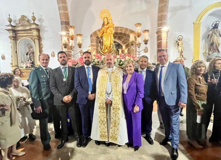 La Diputación de Ciudad Real acompaña a los vecinos de Alcubillas en la procesión de la Virgen del Rosario