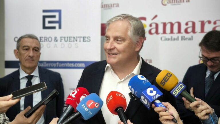 El alcalde de Ciudad Real pide a dirigentes del PSOE “que se preocupen menos por defenderse a ellos mismos y que defiendan más a las mujeres”