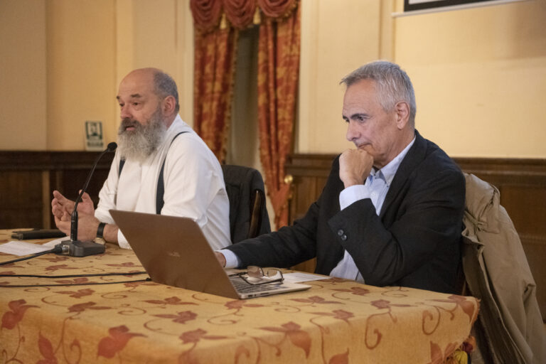 Juan Carlos Buitrago descubre las herramientas de su investigación histórica del plano-censo de Ciudad Real