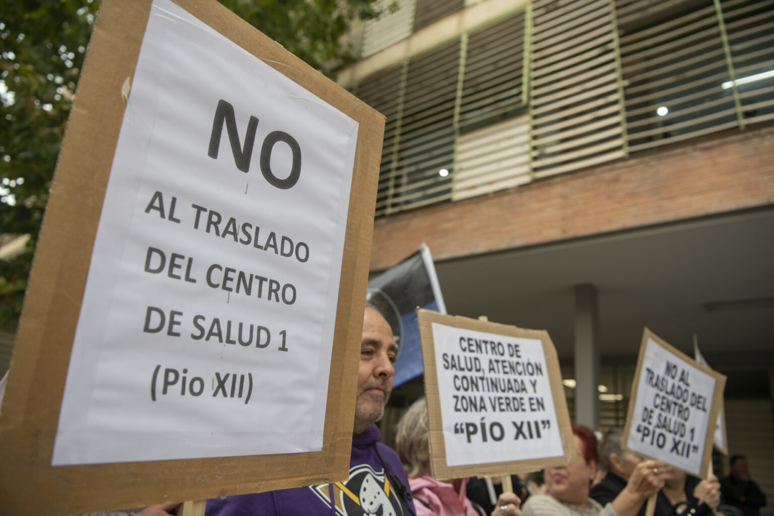 Vecinos de Pío XII protestan contra el traslado del centro de salud a ...