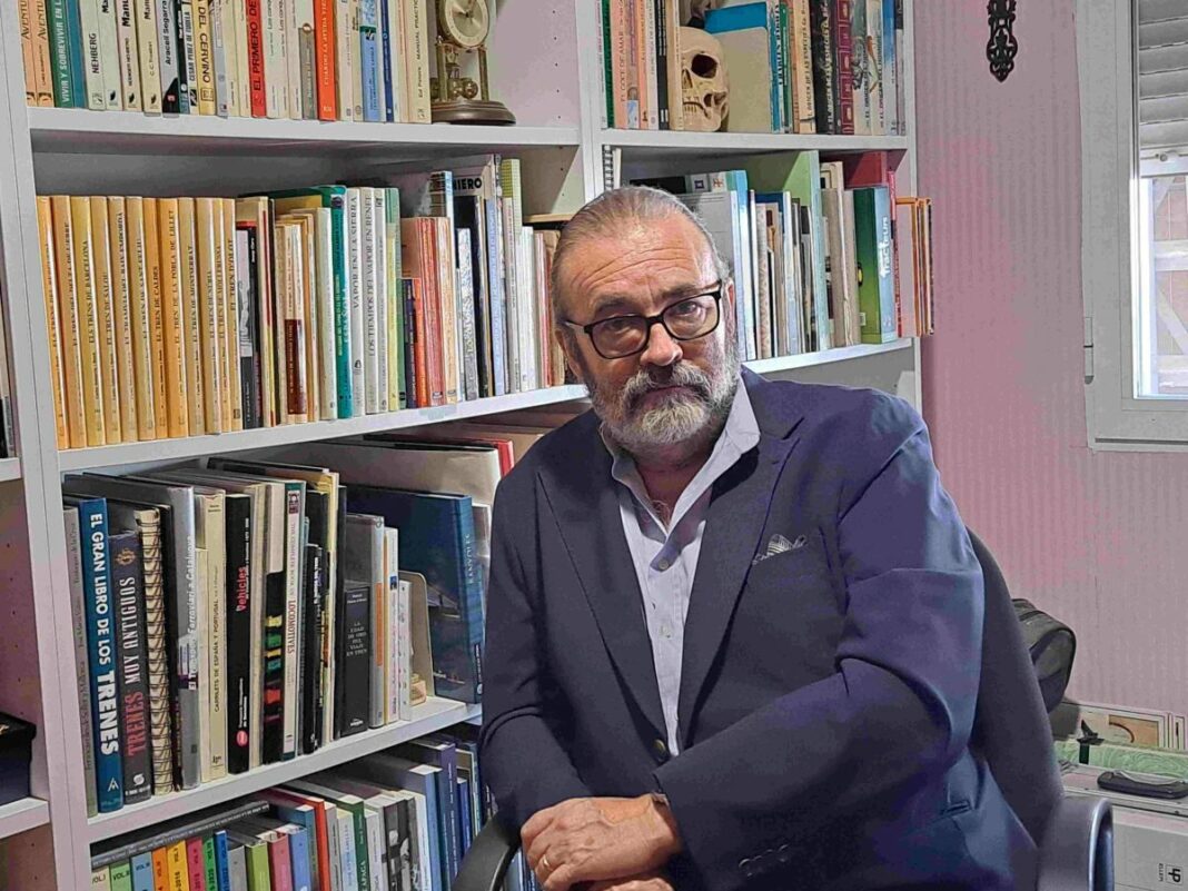 El escritor Joan A. Abellán Joan A. Abellán