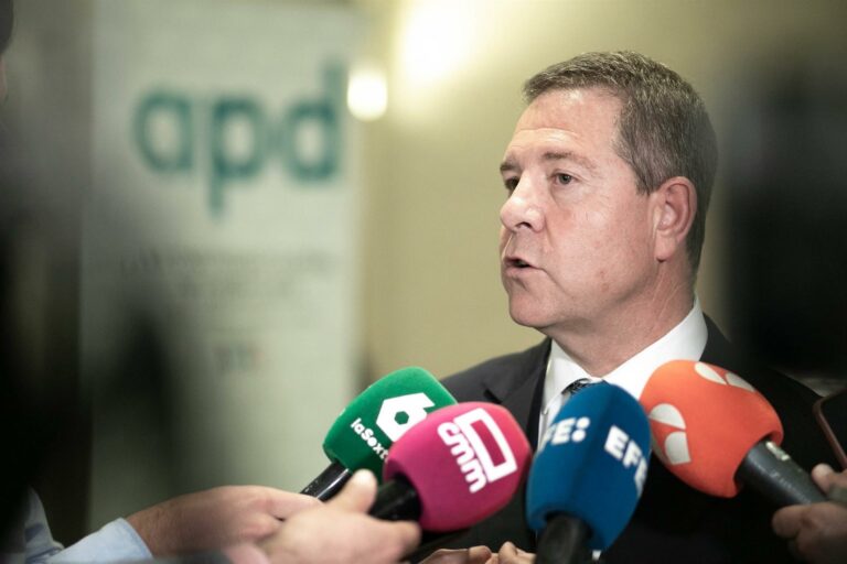 García-Page pide al PSOE querellarse contra Leire Díez y «todos los que han abusado» del partido para despejar dudas