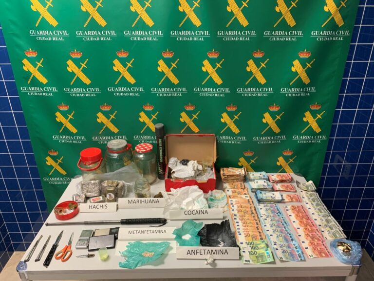 La Guardia Civil descubre una casa en la que se traficaba con drogas en Tomelloso tras un incendio en el edificio