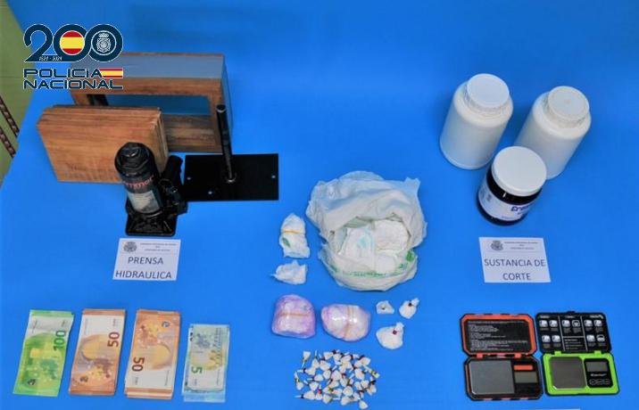 FOTO Drogas y efectos incautados