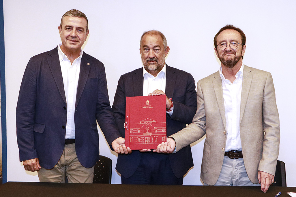 Ayuntamiento de Brazatortas y la Universidad de Castilla-La Mancha (UCLM) firman un importante convenio de colaboración