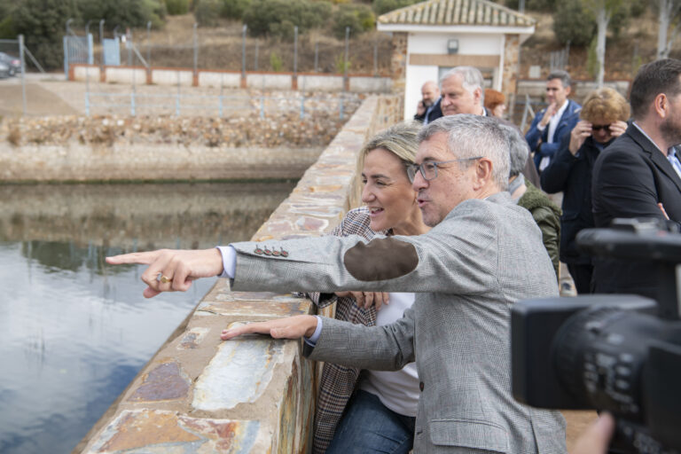 El Gobierno refuerza la presa del embalse de Gasset y avanza en su renaturalización con seis millones de inversión