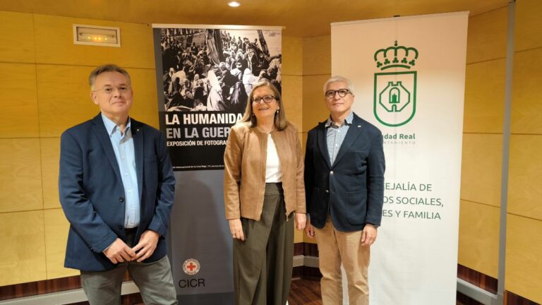 Carlos Batallas imparte una conferencia sobre Derecho Internacional Humanitario en Ciudad Real