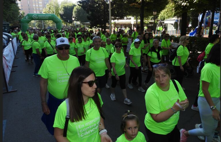Puertollano se tiñe de verde esperanza en la V Marcha contra el Cáncer