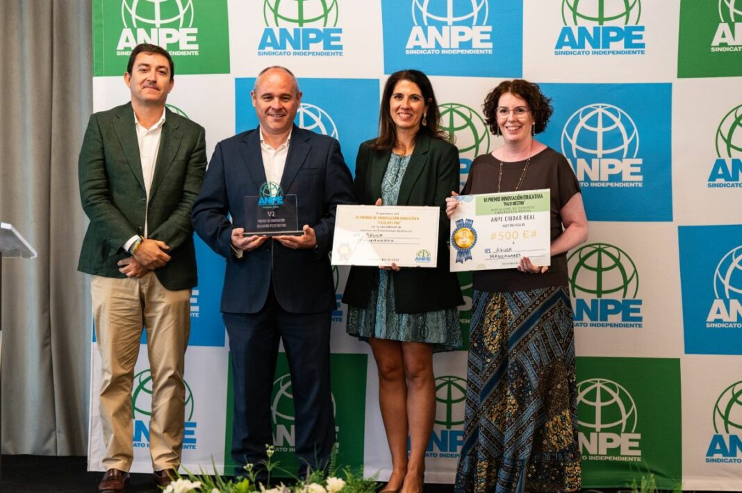 El profesor José Jiménez y el IES Azuer de Manzanares, reconocidos con el VI Premio de Innovación Educativa “Paco Diestro”, que otorga el sindicato independiente ANPE Ciudad Real