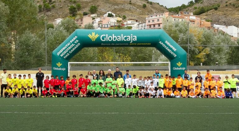 La Liga Globalcaja Benjamín despega en su 9ª temporada promoviendo el fútbol base y los valores del deporte
