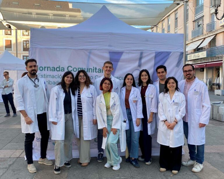 Más de un centenar de personas participan en la jornada comunitaria sobre salud cardiovascular organizada por el Colegio de Médicos y la Facultad de Medicina