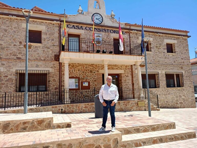 El alcalde de Saceruela considera que la futura subestación eléctrica “será vital para fijar población y crear empleo”