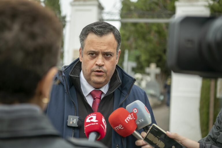 El Ayuntamiento informa del dispositivo especial del Día de Todos los Santos y anuncia mejoras de accesibilidad en el Cementerio