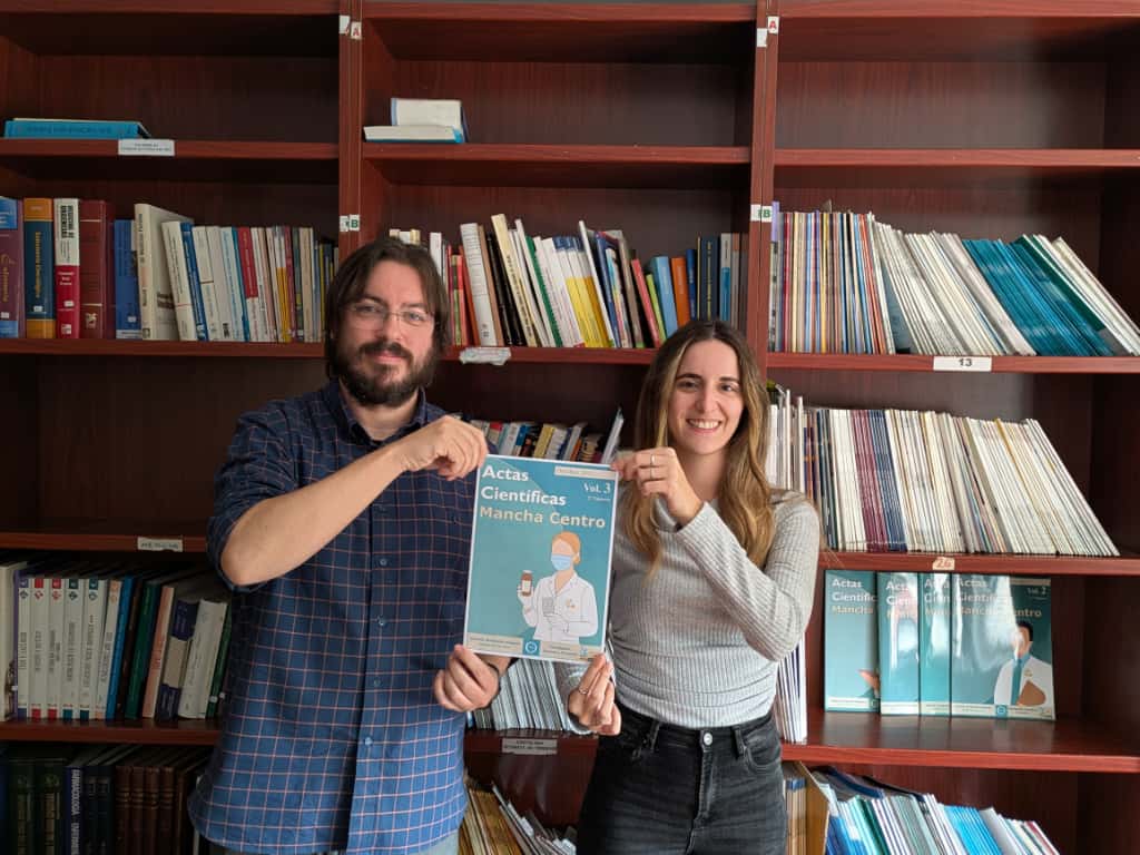 NUEVO NUMERO REVISTA CIENTIFICA (1) Ángel Jesús Arias y Lucía Gutiérrez