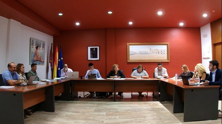 Torralba de Calatrava aprueba enviar a la Junta las 645 firmas de los vecinos en contra de la planta de biometano