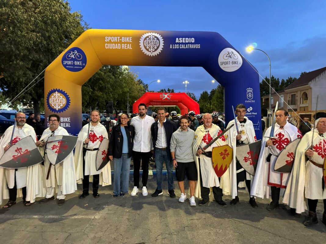 Salida ciclistas2 Prueba ciclista “Asedio a los Calatravos”