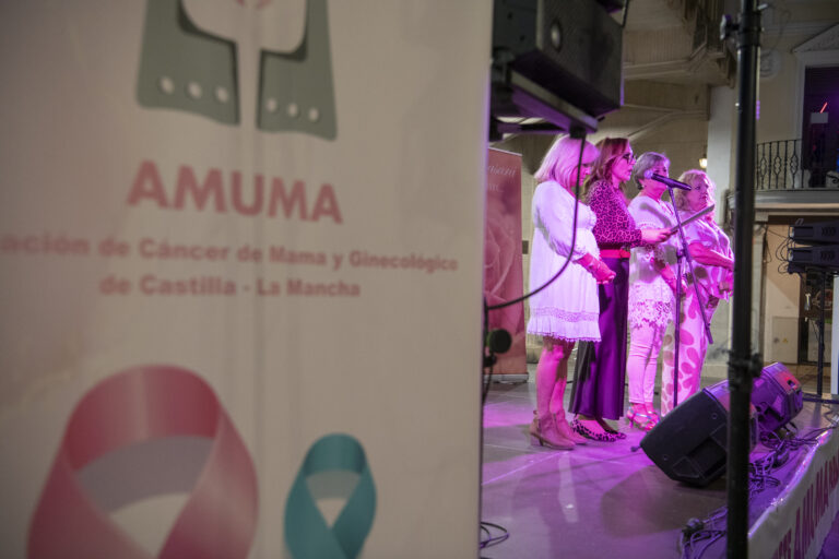 AMUMA conmemora el Día contra el Cáncer de Mama con un mensaje de esperanza y perentorias reivindicaciones