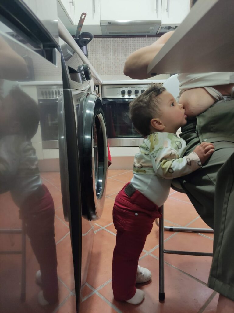 La fotografía “por fin a mi alcance” ganadora del primer premio del concurso de lactancia materna, dotado con 200 euros