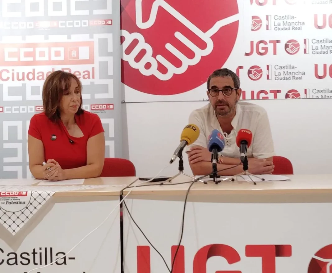 WhatsApp Image 2025-10-10 at 10.18.50 copia_11zon Representantes de UGT y CCOO Ciudad Real