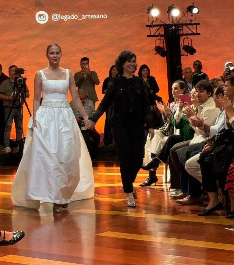 Éxito de la diseñadora manchega Carmen Alba en Atelier Couture 2025 con su colección “MESTIZAJE”