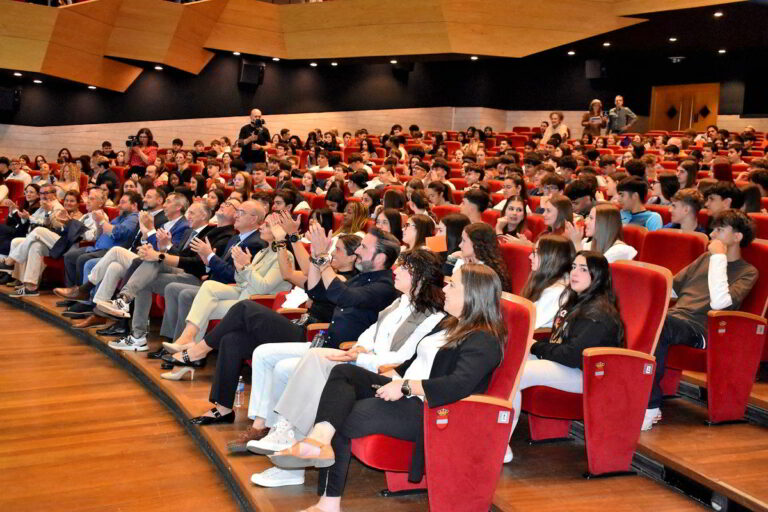 La Asociación Desde Siempre y Para Siempre agradece el apoyo recibido en el Congreso “Educando en Valores” celebrado en Puertollano